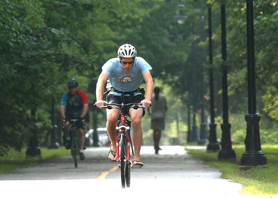 A Boston suburb’s new law to protect bicycle lanes