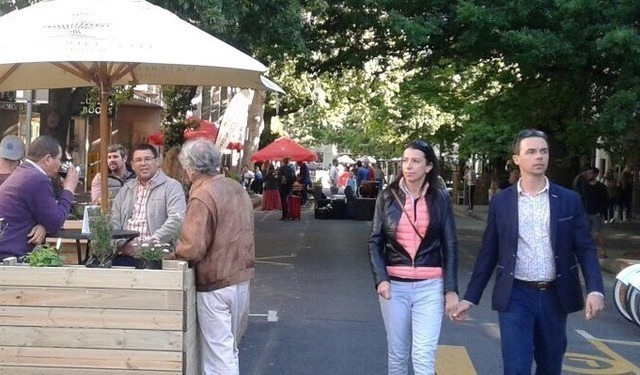 Pedestrians vote with their feet